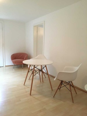 Temporär für 1 Jahr Stilvolle 2-Zimmer-Einliegerwohnung für Max 2 Persone mit EBK möbliert