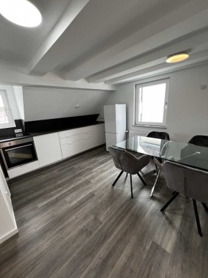 Neu renovierte und voll ausgestattete 3 Zimmer Wohnung Nähe Stadtkern Degerloch