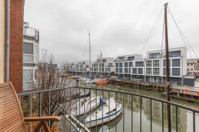 Ihr Platz am Wasser : helle 2-Zimmer-Wohnung mit Hafenpanorama
