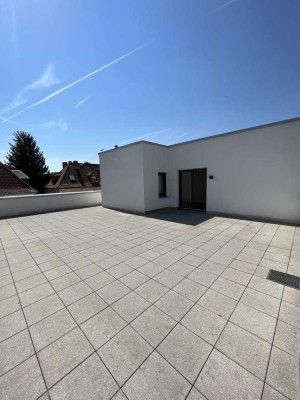 Exklusive 3-Zimmer-Penthouse-Wohnung mit unglaublicher Dachterrasse & Skylineblick