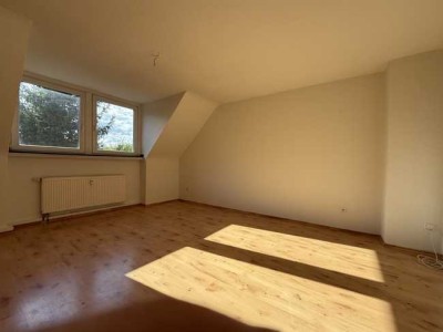 Helle und freundliche Dachgeschosswohnung in Essen-Borbeck.