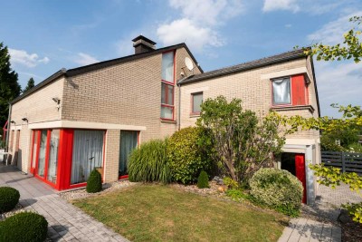 Provisionsfrei: Vielseitiges Zweifamilienhaus in Laubach