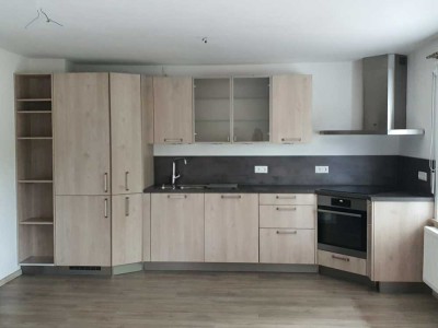 Schöne und sanierte 3-Zimmer-Wohnung mit gehobener Innenausstattung in Saaldorf