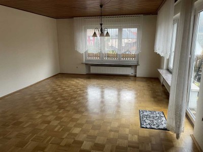 Preiswerte, gepflegte 3-Zimmer-EG-Wohnung mit EBK in Bad Brückenau