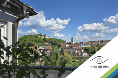 Exklusive Maisonette-Wohnung mit Burgblick, Dachterrasse & Naabpanorama – Wohnen mit Stil!