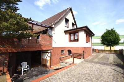 Einfamilienhaus 5 Zimmer Terrasse  Garagen Werkstatt