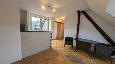 *2 Raum Wohnung mit kleiner EBK und toller Dachterrasse*