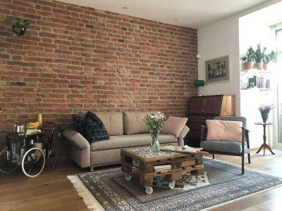 Erstbezug nach Sanierung mit Balkon und EBK: Exklusive 2,5-Raum-Wohnung mit lux. Innenausstattung