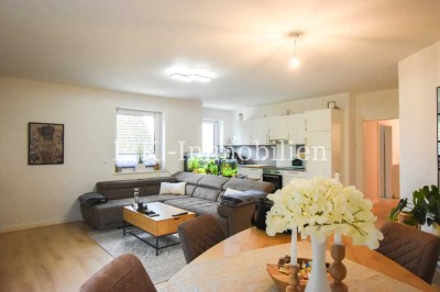 Moderne Oberwohnung mit Einbauküche & Balkon