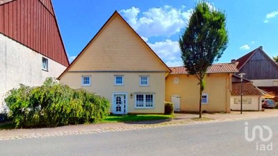 Sanierungsbedürftiges Einfamilienhaus, ca. 164 m², mit Garten und Garage in Borgentreich-Körbecke