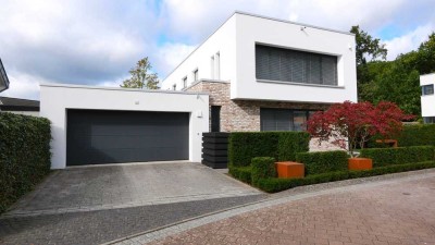 Hochwertige Bauhausvilla in bester Lage