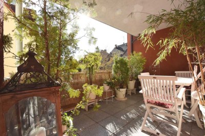 Leben und Wohnen mitten in Villingen 
sonnige 3-Zi.-Wohnung mit Einbauküche,
Balkon, Aufzug, Kelle