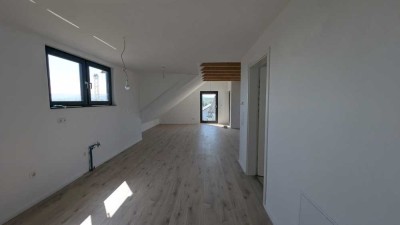 1200 € - 75 m² - 2.5 Zi. Balkon mit Blick zur Achalm