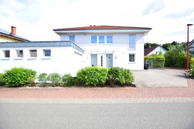 SCHÖNES, GROSSES UND MODERNES EINFAMILIENHAUS MIT EINER GERÄUMIGEN WOHNFLÄCHE VON 316 QM