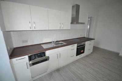 Schöne 2-Zimmer EG Wohnung  mit neuwertiger Einbauküche und Balkon