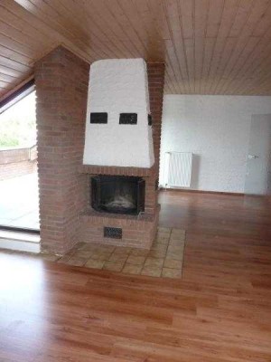 Peine/City-Lage - gepflegte 3 -Zimmerwohnung, Kamin und Dachterrasse