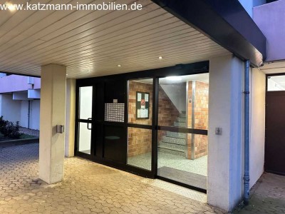 3-Zimmerwohnung mit großer Loggia in Zentrallage zu verkaufen / TG-Stellplatz inklusive!