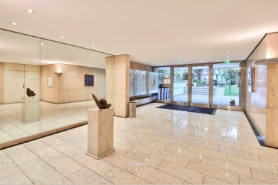 Stilvolles City-Apartment im 10. Obergeschoss des Orion Hauses – Weitblick über Düsseldorf