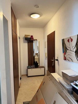 Charmante 1-Zimmer-Wohnung mit Balkon, separater Küche, Bad und Stellplatz – nur möbliert abzugeben
