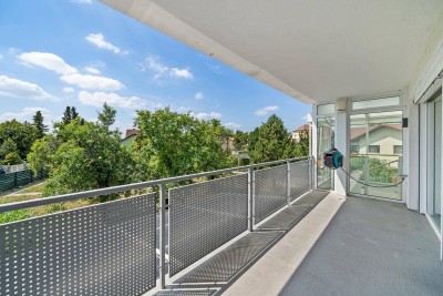 Lichtdurchflutete 3-Zimmer-Wohnung mit Charme und großzügigen Freiflächen