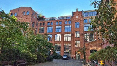 Helles, ruhiges, modernes Loft mit Loggia