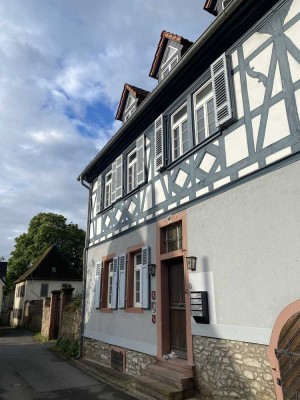 Wohnen mit Flair: 2-Zimmer-Wohnung im alten Weingut