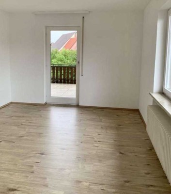 Großzügiges Wohnhaus mit 6 Zimmern, 2 Bäder und Küchenzeile auf 140qm zu vermieten