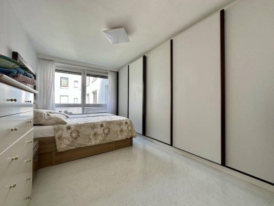 Eigentumswohnung mit Loggia, Indoor-Pool, Sauna und Garage