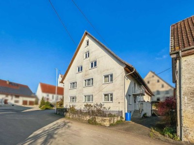 Großes Bauernhaus mit viel Zubehör in Allmannsweiler