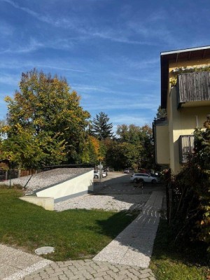 Ruhige barrierefreie 2-Zimmer-Wohnung mit Garten und Parkplatz – Ihr neues Zuhause !
