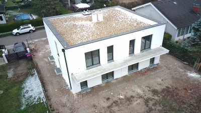 Doppelhaushälfte in absoluter Traumlage + Vollunterkellert + Garten 185 m² + 3 KFZ Abstellplätze