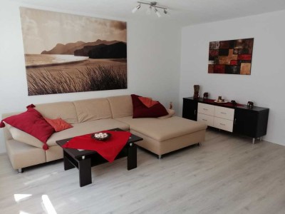 Helle vollmöblierte 2-Zimmer-EG-Wohnung mit EBK + Stellplatz +Terrasse in Bad Rappenau-Bonfeld