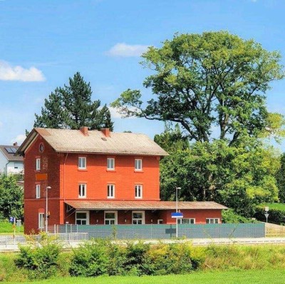 ++ MODERN + HELL + GROSSZÜGIG ++ WOHNEN IM HISTORISCHEN BAHNHOFSGEBÄUDE ++