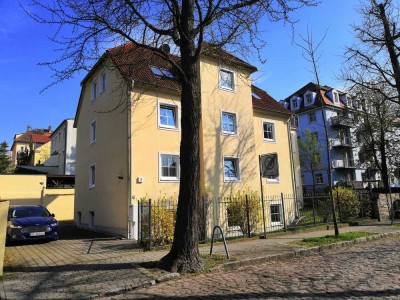 Schöne und gepflegte 2-Zimmer-Dachgeschosswohnung in Dresden