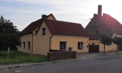 Saniertes Einfamilienhaus mit gepflegtem Garten