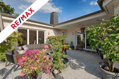 RICHTIG SCHÖNE EIGENTUMSWOHNUNG 
MIT GROSSER DACHTERRASSE !