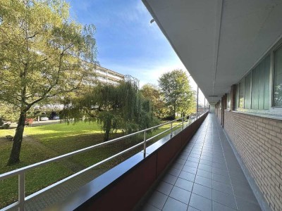 4 Zimmer-Wohnung 106 m2,,mit Blick ins Grüne –mit Aufzug und Großem Carport in Bonn-Auer