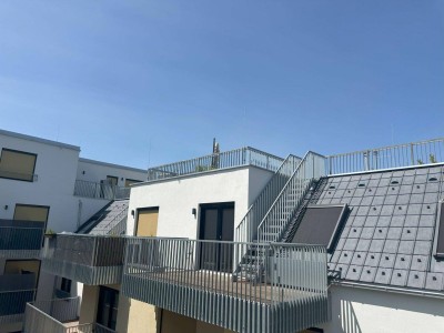 Sonnentage auf der großen Dachterrasse genießen - Nähe Kirchenplatz Atzgersdorf.