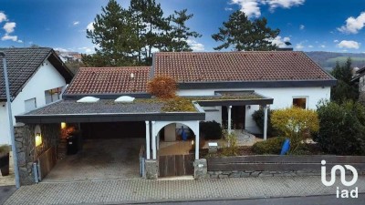 Ihr Traumhaus in Krautheim – Stilvolles Wohnen mit Panoramablick und Privatsphäre