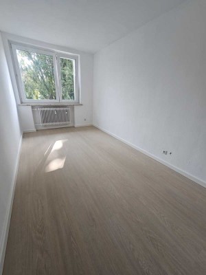 Moderne 3 Zimmer Wohnung mit zusätzlichem Dachzimmer welches voll möbliert ist