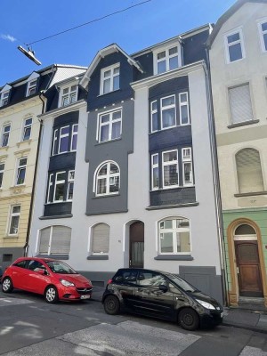 Schöne Altbau 2-Zimmer-Wohnung in zentraler Lage – wird frisch modernisiert!