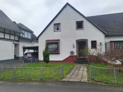 Renovierungsbedürftiges-Einfamilienhaus in Overath mit Einliegerwohnung