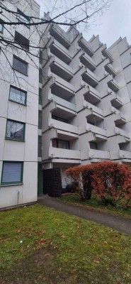 Helle 2-Zimmerwohnung mit 2 Balkonen und Parkett zu verkaufen