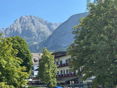 Wahrlich eine besondere Chance!! Ein Angebot voller Möglichkeiten! Leben, wohnen oder arbeiten unterhalb der Zugspitze in Herzen von Ehrwald