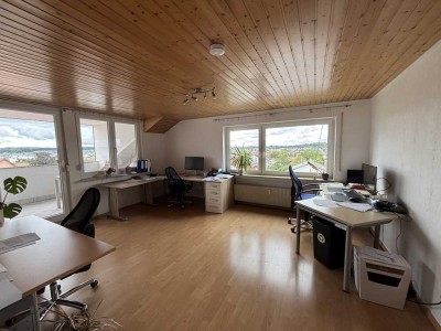Schöne 3-Zimmer-DG-Wohnung mit Balkon in Nattheim