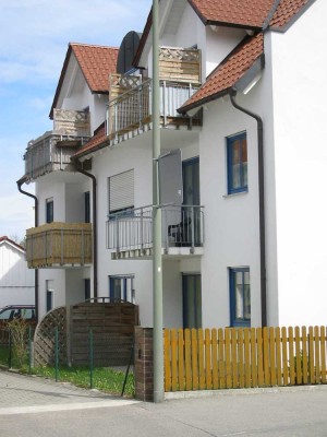 3 Zimmer Wohnung im gemütlichen Wohnflair mit Einbauküche und Balkon.
