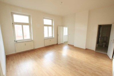 WOHNUNG mit EINBAUKÜCHE
