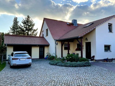 Großzügiges Einfamilienhaus mit traumhaften Garten