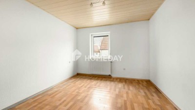 Bezugsfreie 3-Zimmer-Wohnung mit EBK und Stellplatz im Herzen von Saal a. d. Donau