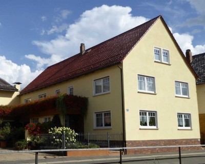 Preisreduzierung: Gepflegter Dreiseithof in Meeder mit separatem Gartengrundstück